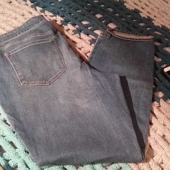 Old navy short pants - Picture 2 of 3